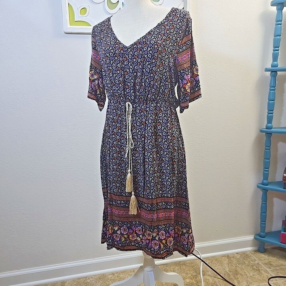 Shein Womens 0XL L - XL Dress Boho Black and Floral Print Short Sleeve V-neck